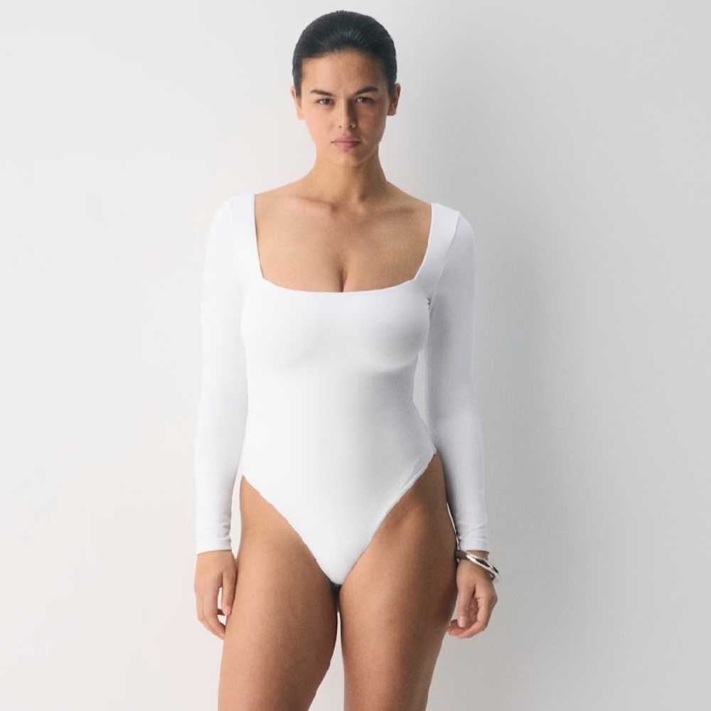 Aritzia White Long Sleeve Babaton Contour Bodysuit